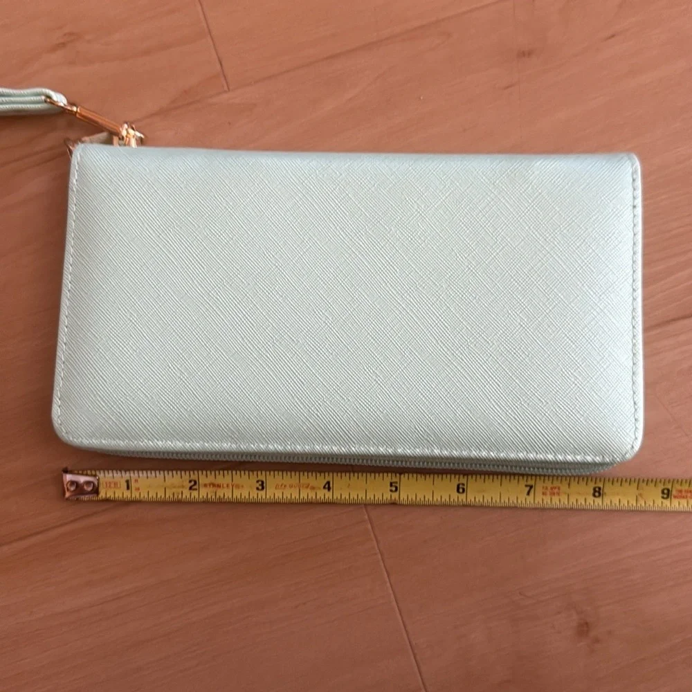 NWOT WOMEN WRISTLET CLUTCH HANDBAG PURSE MINT GREEN FAUX LEATHER WRIST STRAP - Picture 5 of 6
